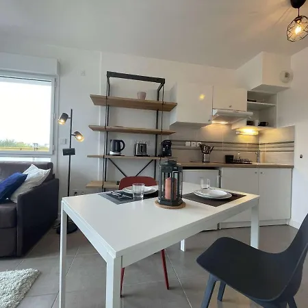 Design 2 Pieces Avec Balcon, Proche Et Port A - Fr-1-246-641 Apartman